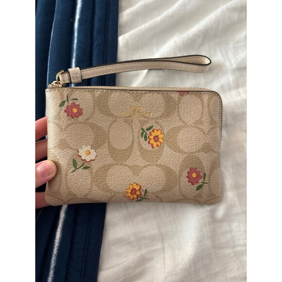 Coach Handbags - Coach flower Wristlet